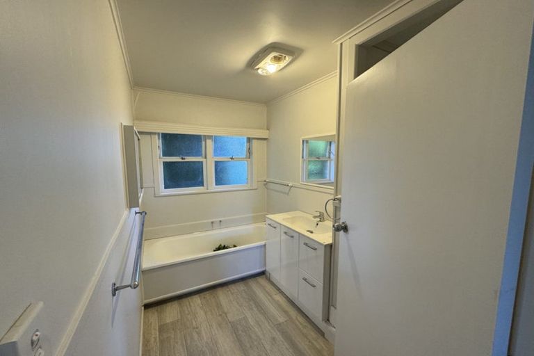 Photo of property in 59 Christmas Road, Manurewa, Auckland, 2102