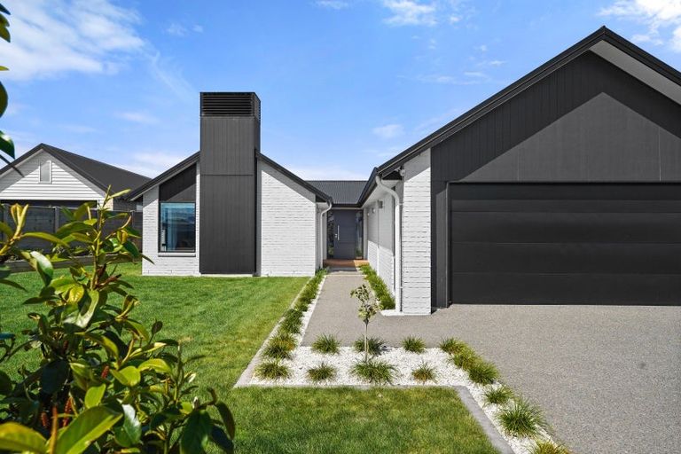 Photo of property in 8 Goldstone Place, Omokoroa, 3114