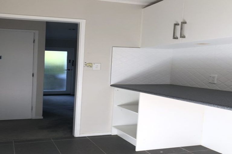 Photo of property in 25 Finn Place, Totara Vale, Auckland, 0629