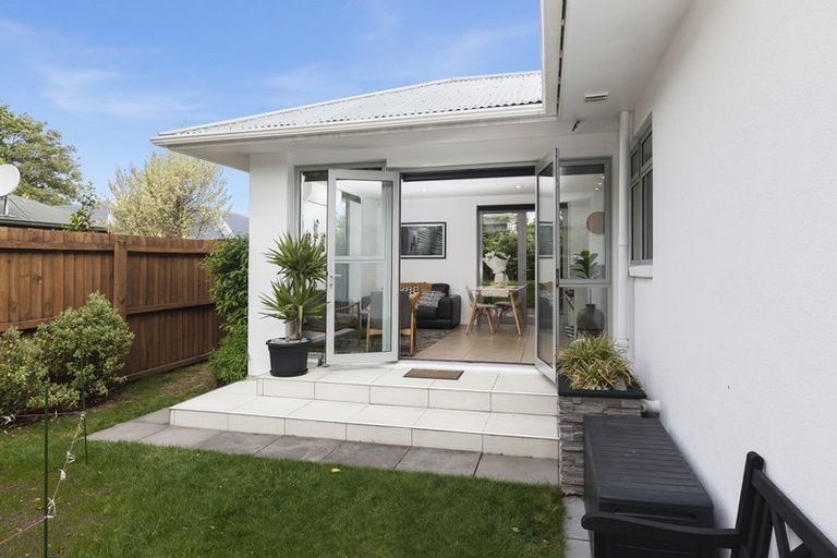 Photo of property in 20 Straven Road, Riccarton, Christchurch, 8011