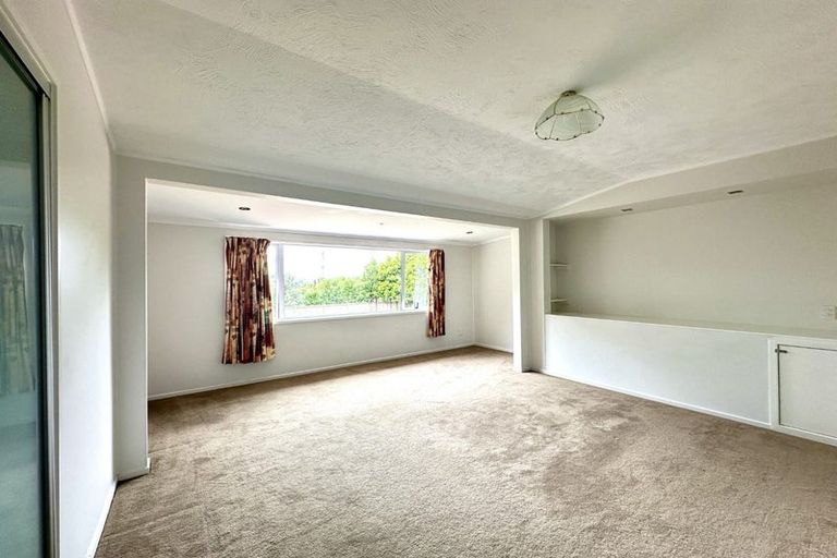Photo of property in 358 Te Atatu Road, Te Atatu South, Auckland, 0610