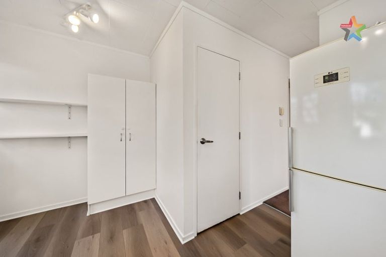 Photo of property in 21 Jasmine Grove, Maungaraki, Lower Hutt, 5010