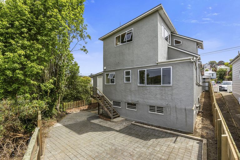 Photo of property in 111 Harbour Terrace, North Dunedin, Dunedin, 9016