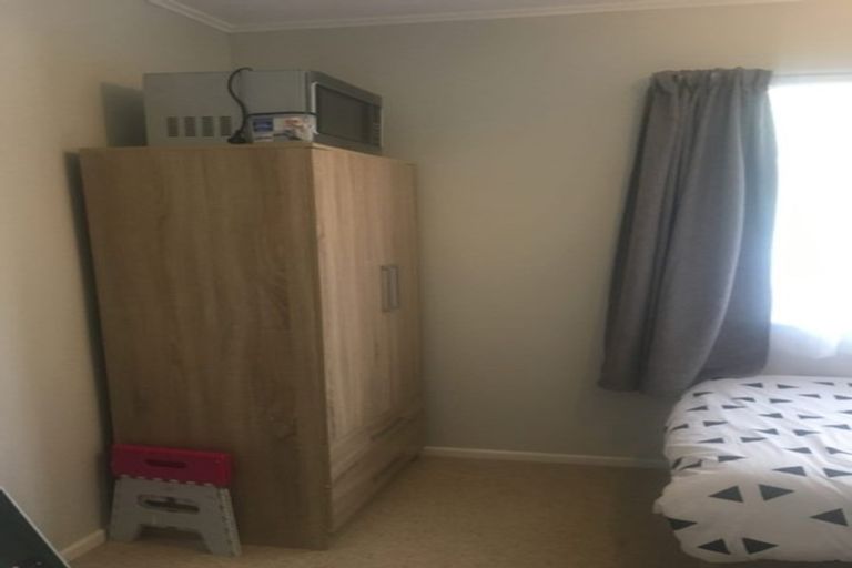 Photo of property in 71 Barrys Road, Glendene, Auckland, 0602