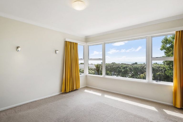 Photo of property in 13 Windsor Place, Windsor Park, Auckland, 0630