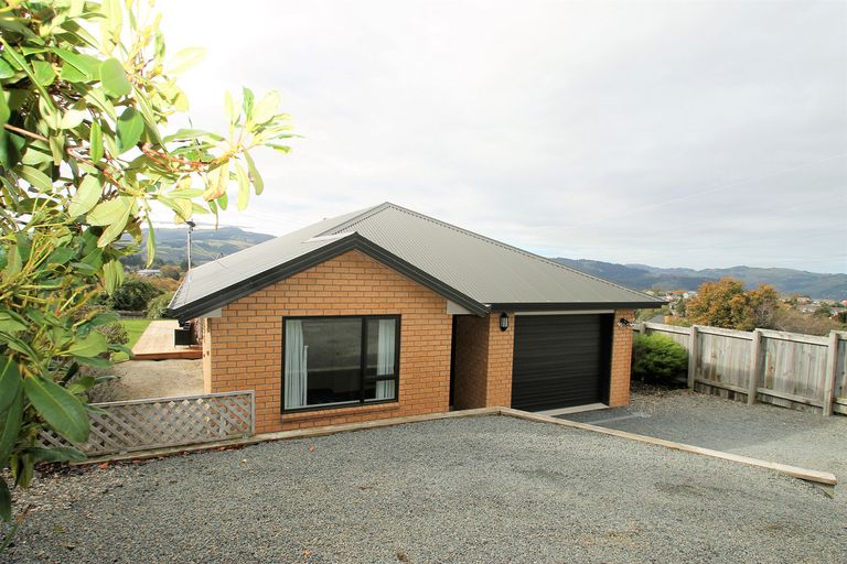 Photo of property in 6 Kohu Place, Halfway Bush, Dunedin, 9010