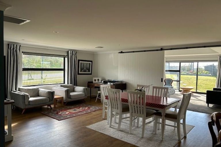 Photo of property in 11 Queen Charlotte Drive, Aotea, Porirua, 5024