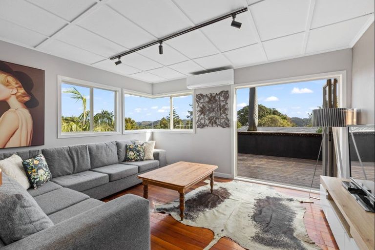 Photo of property in 220 Wade River Road, Wade Heads, Whangaparaoa, 0932