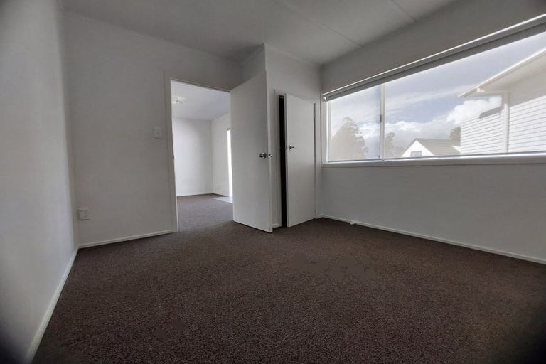 Photo of property in 9 Maybelle Place, Kelston, Auckland, 0602