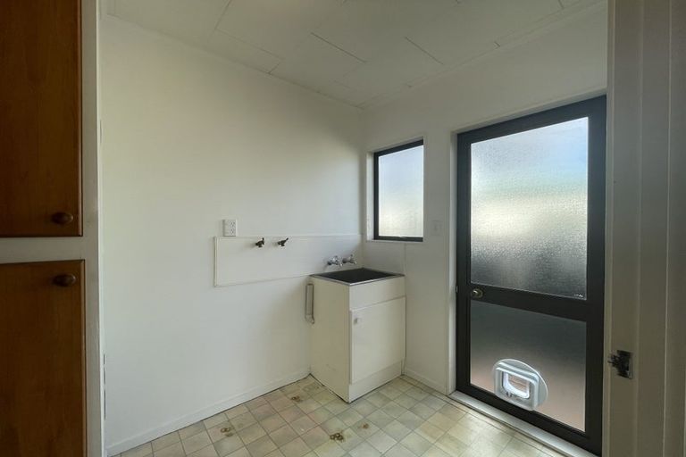 Photo of property in 1/94 Roberts Road, Te Atatu South, Auckland, 0610