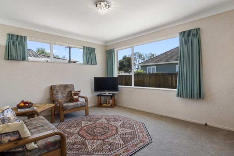 Photo of property in 2/76 Mansels Road, Greerton, Tauranga, 3112