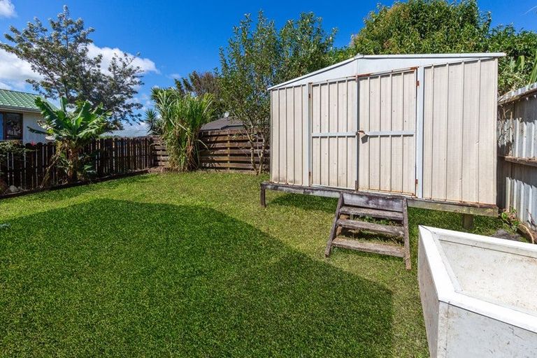 Photo of property in 2/10 Nearco Street, Randwick Park, Auckland, 2105