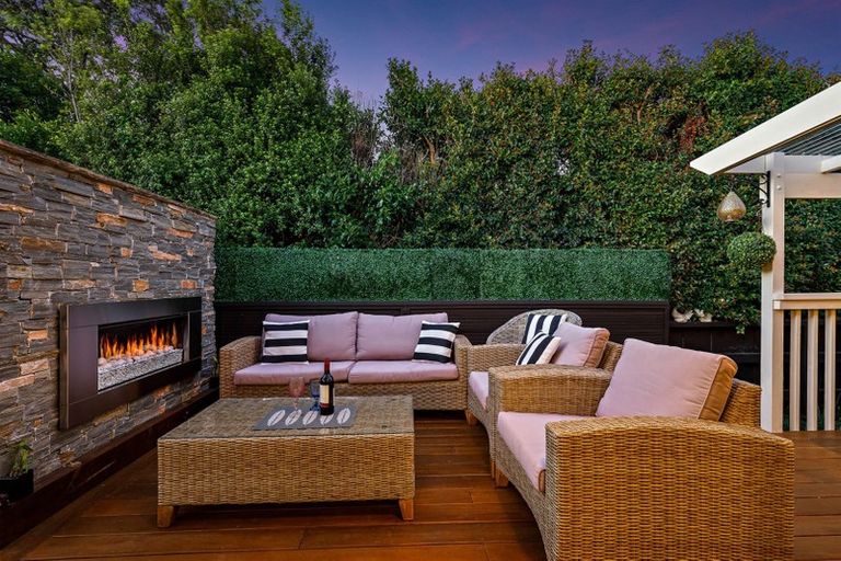 Photo of property in 1/36 Seaview Road, Castor Bay, Auckland, 0620