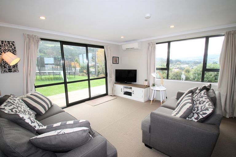 Photo of property in 6 Kohu Place, Halfway Bush, Dunedin, 9010