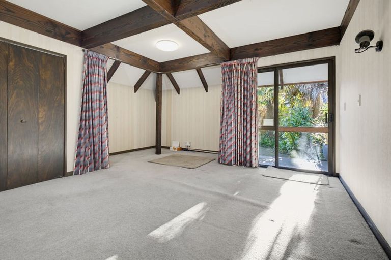 Photo of property in 17 Aquarius Drive, Kawaha Point, Rotorua, 3010