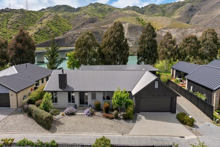 Photo of property in 33 Sunhaven Cove, Cromwell, 9310