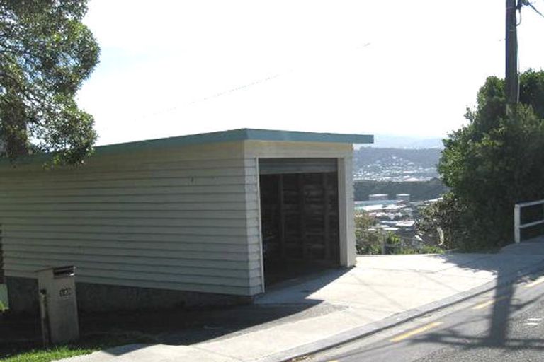 Photo of property in 127 Seatoun Heights Road, Miramar, Wellington, 6022