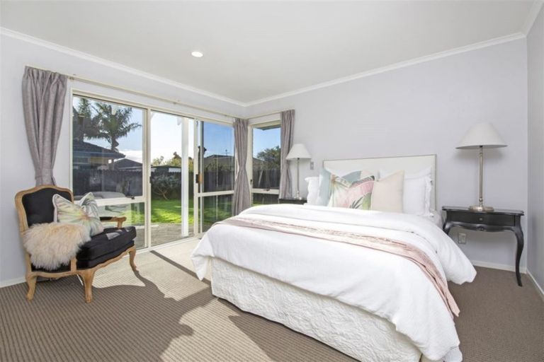 Photo of property in 9 Camerton Close, Northpark, Auckland, 2013