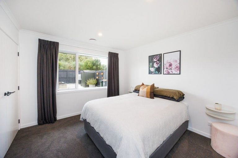 Photo of property in 24 Freedom Drive, Kelvin Grove, Palmerston North, 4414