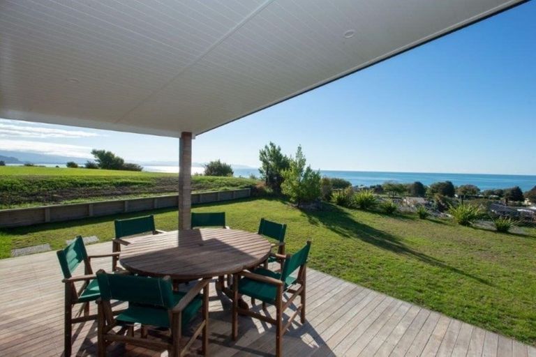 Photo of property in 16 Sandridge Terrace, Pohara, Takaka, 7183