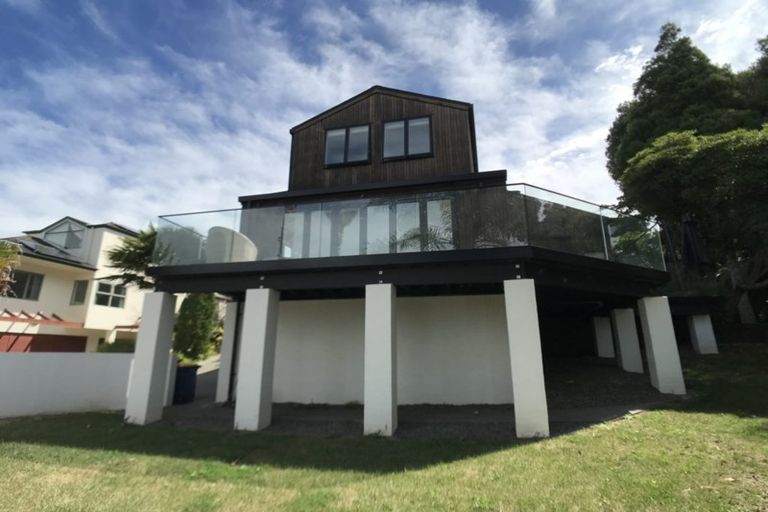 Photo of property in 2/92 Churchill Road, Murrays Bay, Auckland, 0630