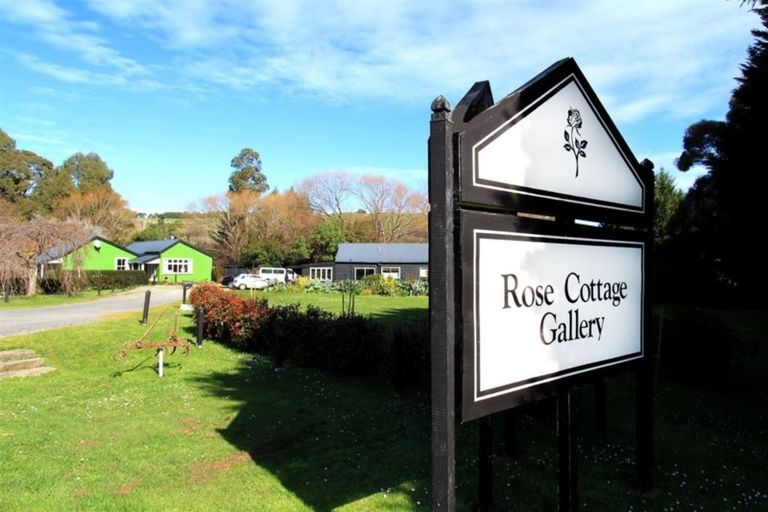 Photo of property in 6676 Christchurch Akaroa Road, Takamatua, Akaroa, 7581