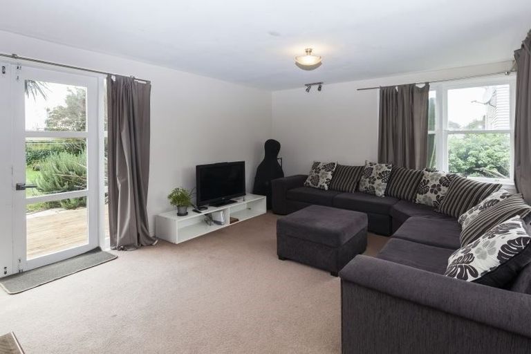 Photo of property in 9 Dickson Crescent, Hornby, Christchurch, 8042