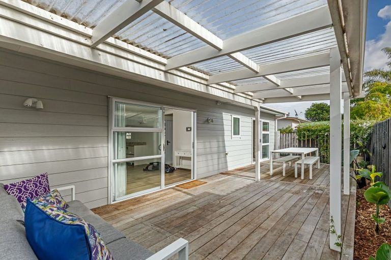 Photo of property in 1/69 Bay Street, Red Beach, 0932