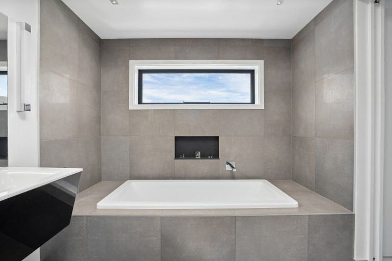 Photo of property in 47 Forest Heights, Wanaka, 9305