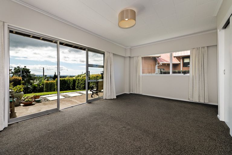 Photo of property in 5/60 West Coast Road, Glen Eden, Auckland, 0602