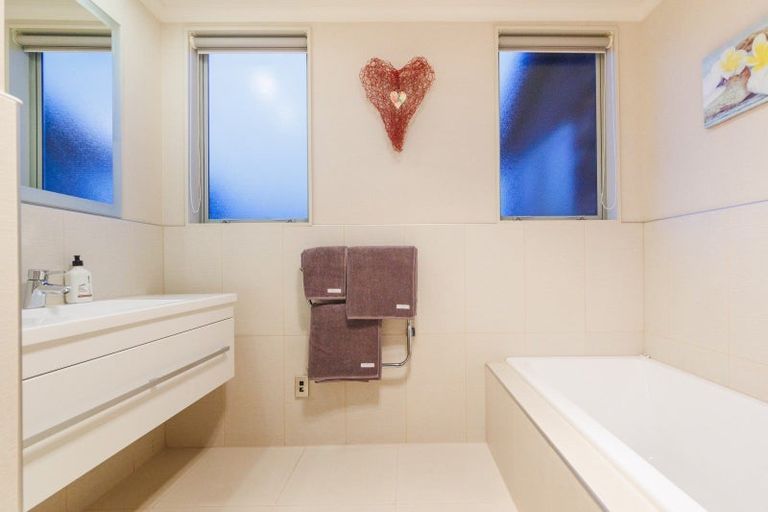 Photo of property in 3 Rodeo Drive, Kelvin Grove, Palmerston North, 4414