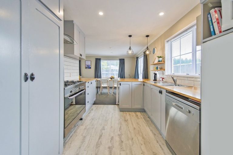 Photo of property in 65 Anglesea Avenue, Parklands, Christchurch, 8083