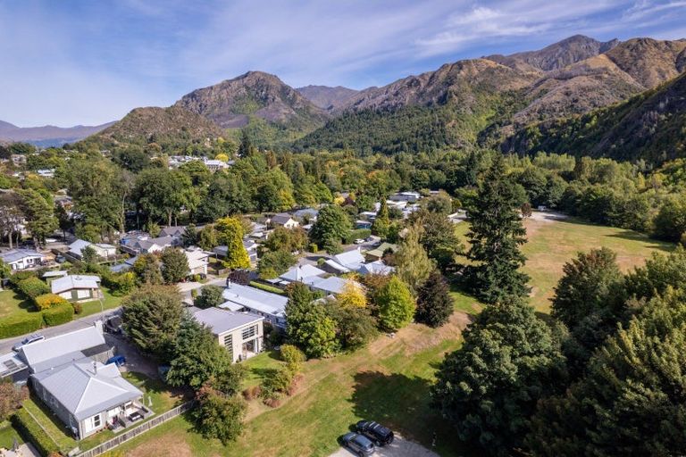 Photo of property in 23 Nairn Street, Arrowtown, 9302