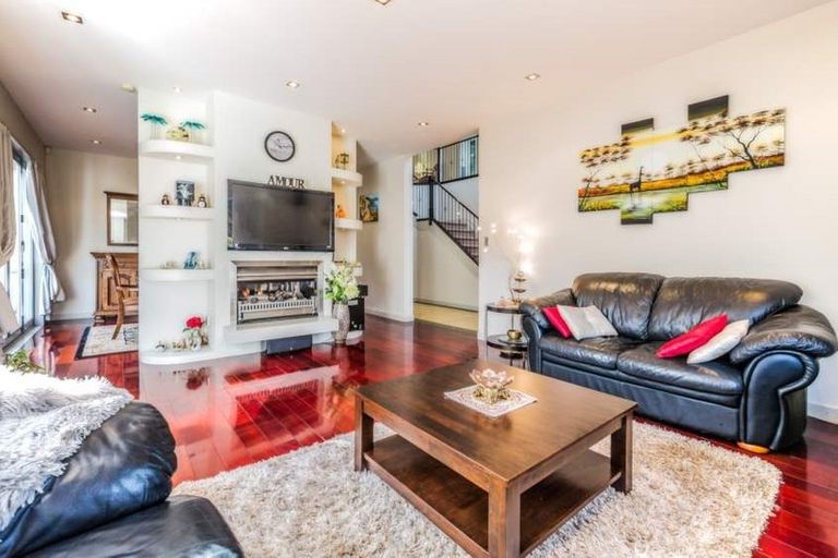 Photo of property in 15 Mana Lane, Pinehill, Auckland, 0632