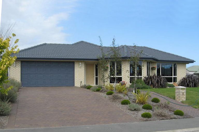 Photo of property in 2 Gainsborough Court, Rolleston, 7614