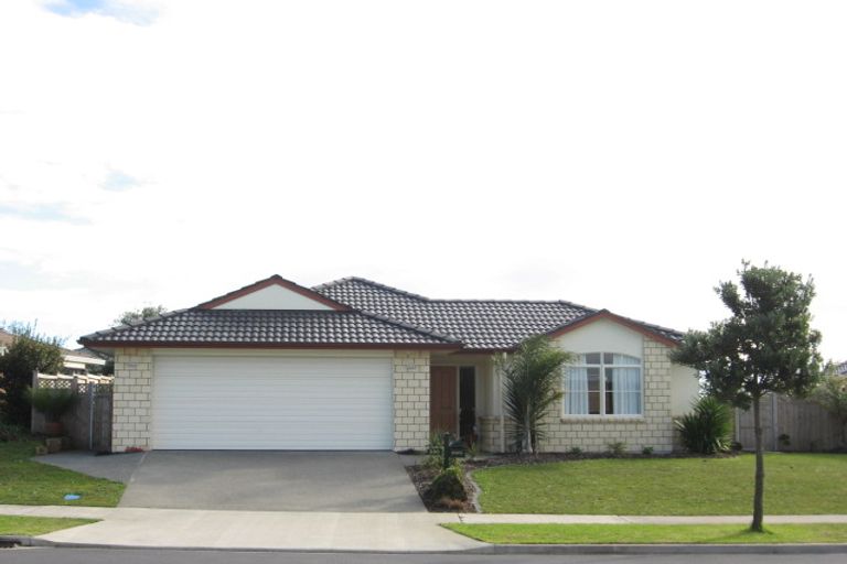 Photo of property in 200 Carnoustie Drive, Wattle Downs, Auckland, 2103