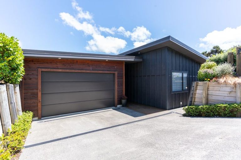 Photo of property in 4a Ryan Grove, Tawa, Wellington, 5028