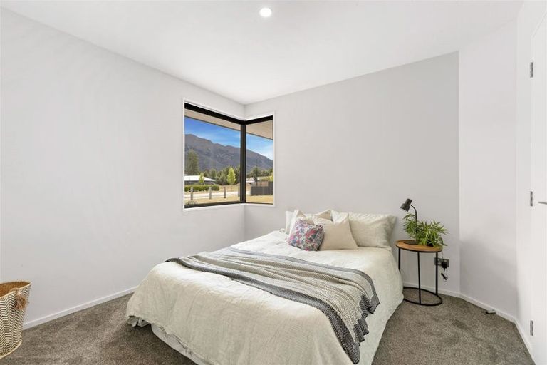 Photo of property in 18 Sentinel Drive, Lake Hawea, Wanaka, 9382