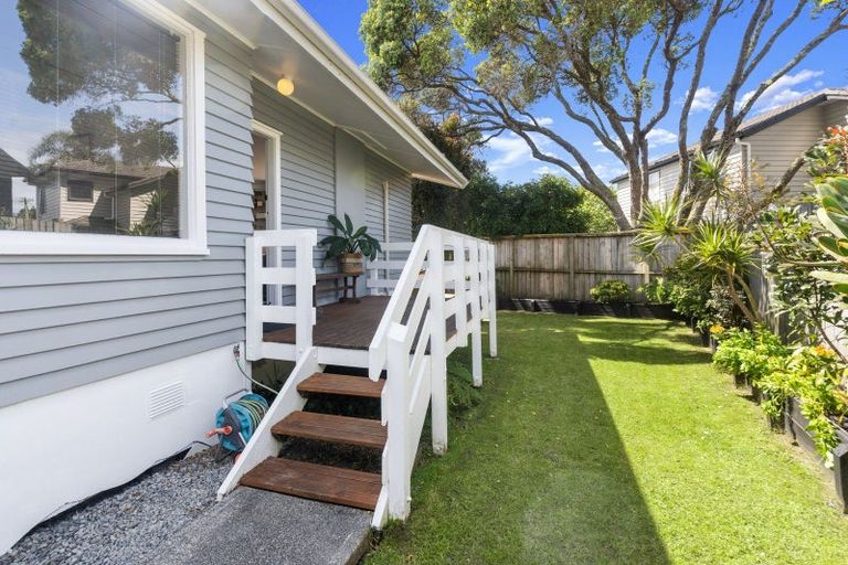 Photo of property in 2/62 Salisbury Road, Birkdale, Auckland, 0626