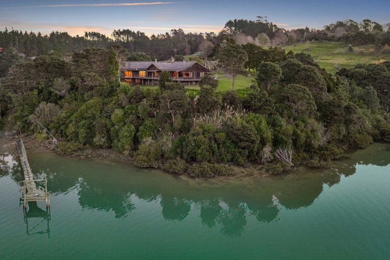 Photo of property in 80 Messenger Road, Stillwater, Silverdale, 0993