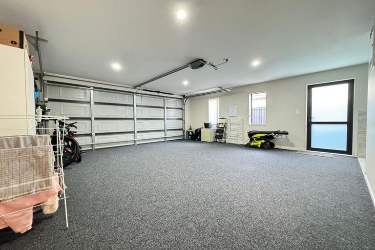 Photo of property in 8 Pakaraka Drive, Papakura, 2110