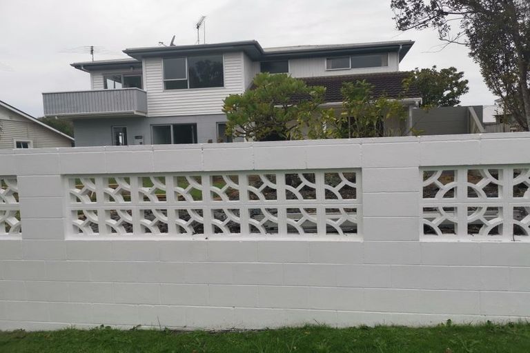 Photo of property in 1/11 Park Avenue, Northcote, Auckland, 0626