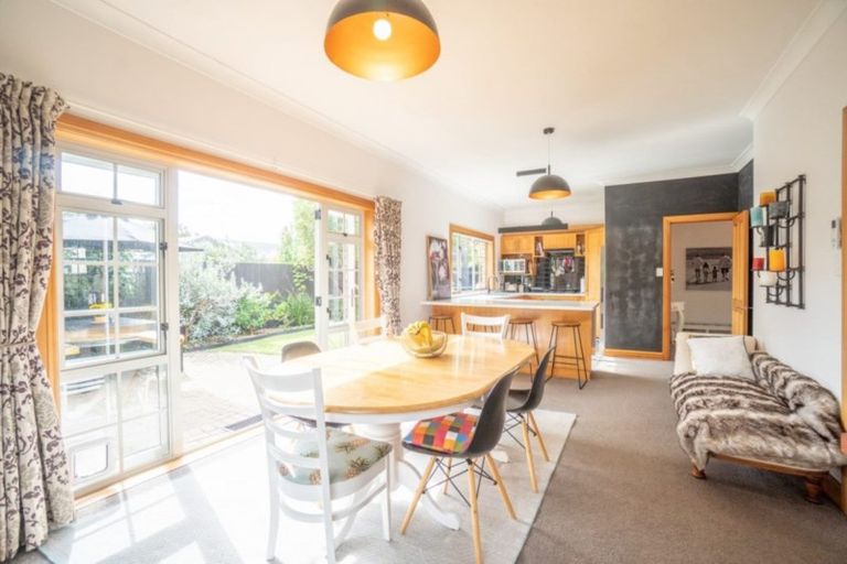 Photo of property in 21 Union Street, Hokowhitu, Palmerston North, 4410