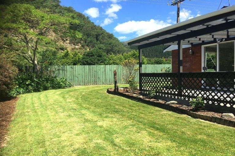 Photo of property in 1b Canterbury Street, Picton, 7220