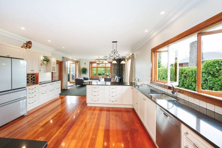 Photo of property in 75 Limbrick Street, Terrace End, Palmerston North, 4410