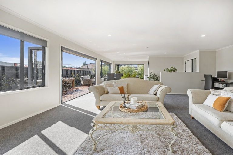 Photo of property in 14 Lakemere Way, Kinloch, Taupo, 3377