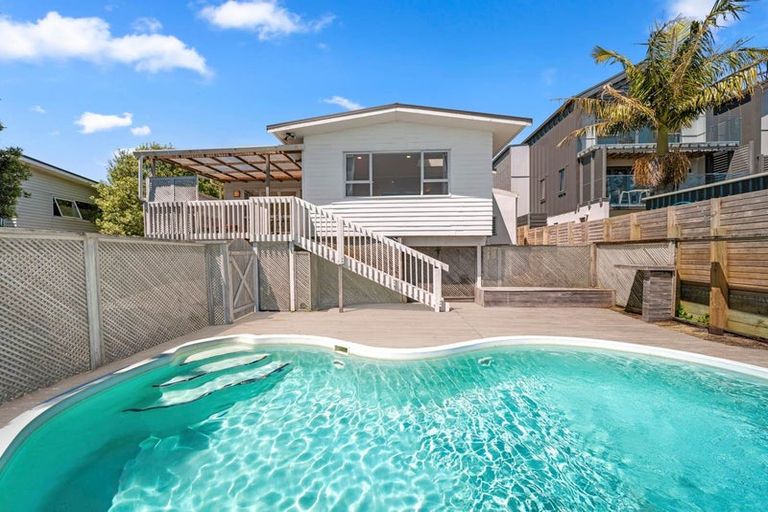 Photo of property in 108 Coronation Road, Hillcrest, Auckland, 0627