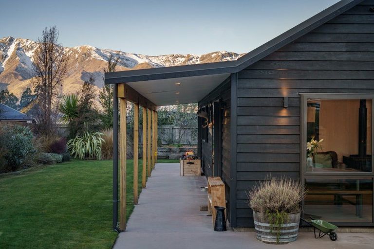 Photo of property in 23 Teal Place, Lake Hawea, Wanaka, 9382