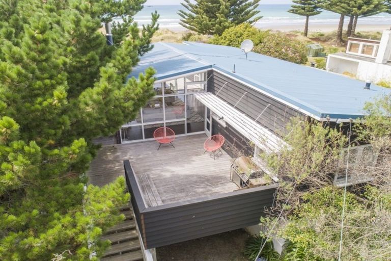 Photo of property in 81 Blue Pacific Parade, Riversdale Beach, Masterton, 5872