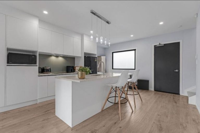 Photo of property in 9d Epping Road, Henderson, Auckland, 0610